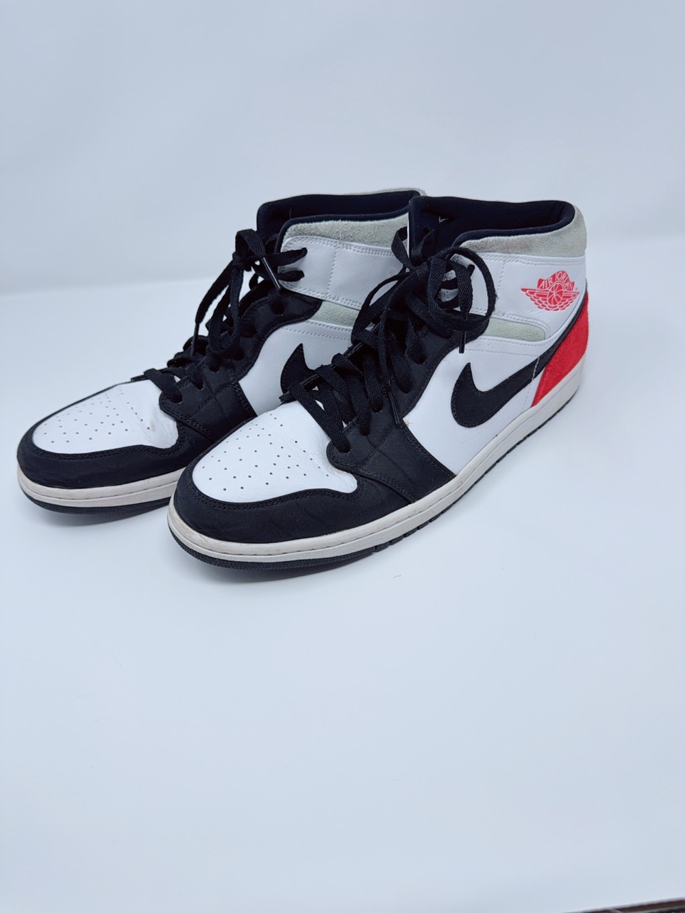 Nike Air Jordan 1 Mid White Black Gym Red Sneakers Menโs Size 15 - Picture 5 of 9